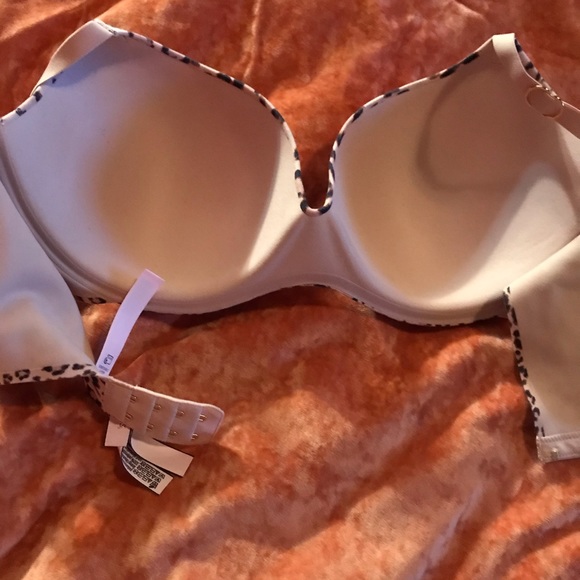 34DD Incredible by Victoria Secret Lined Demi. - Picture 2 of 3